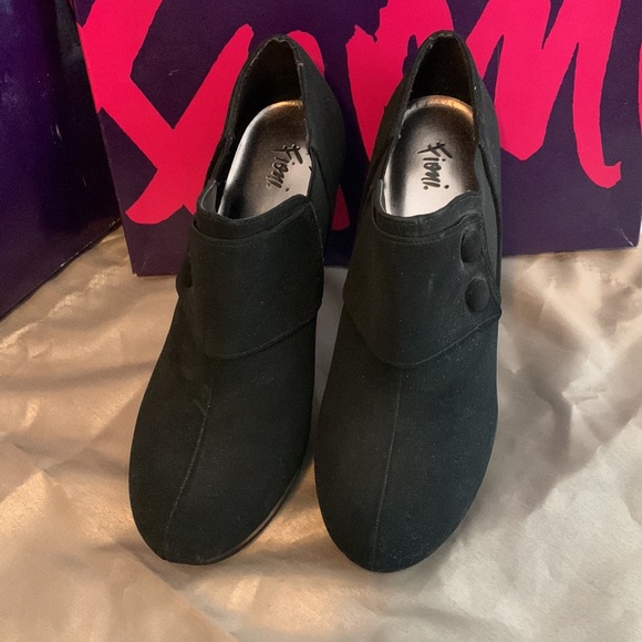 Fioni size 10 heels - Picture 3 of 4